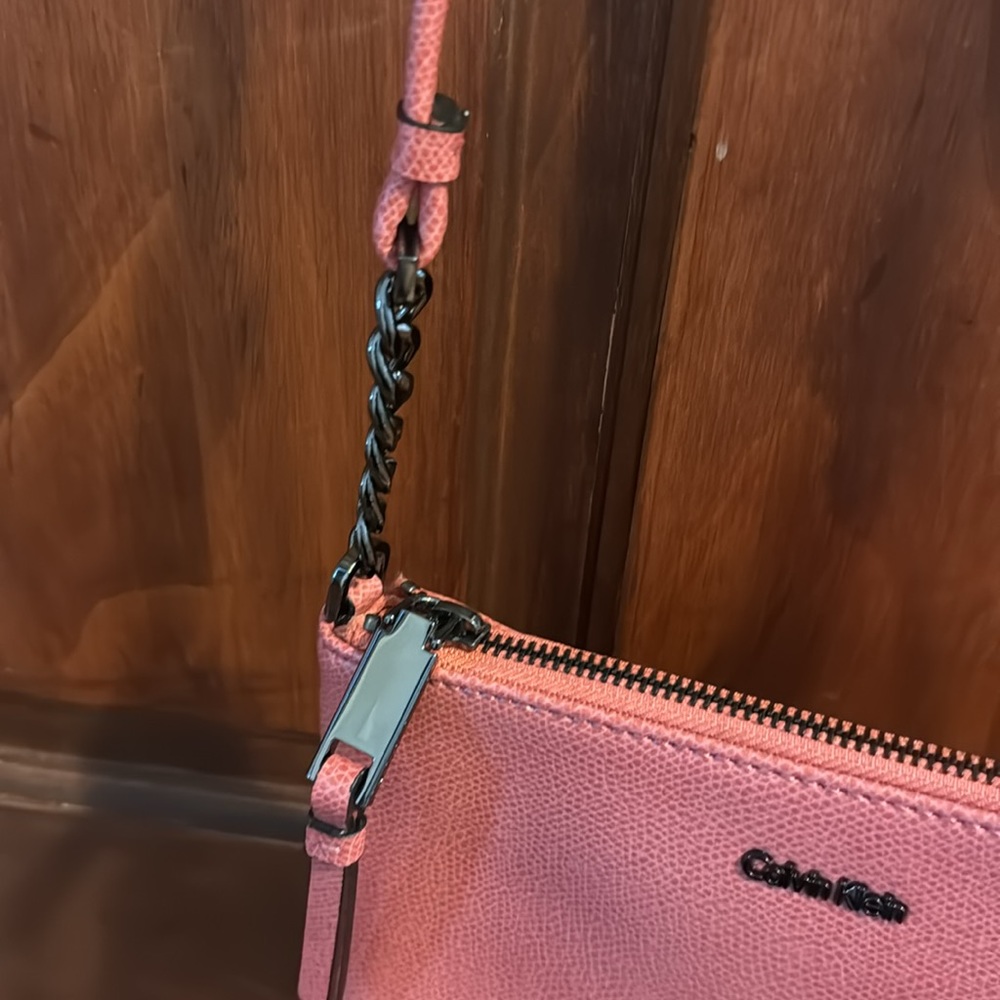 Calvin Klein pink crossbody bag - Picture 6 of 7